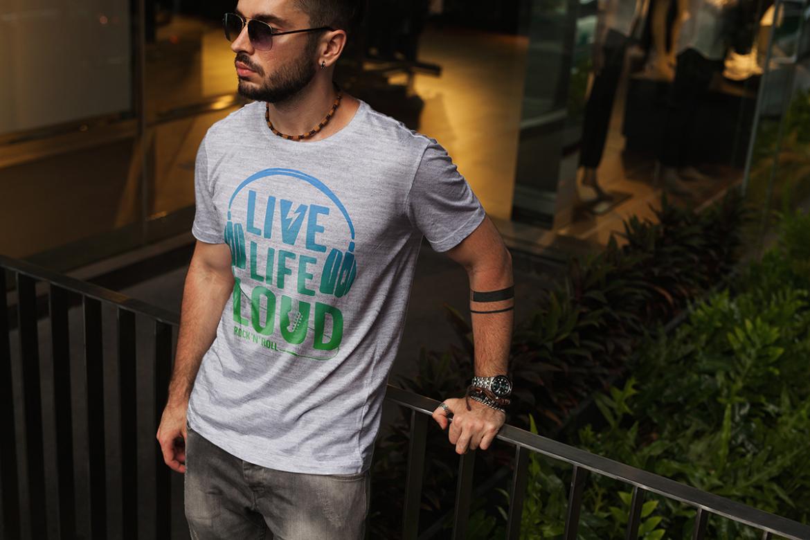 T-Shirt Mock-Up Urban Edition