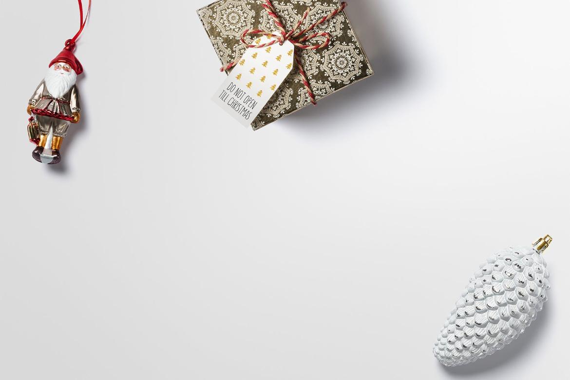 Christmas Holiday Card Mockup Scene 02