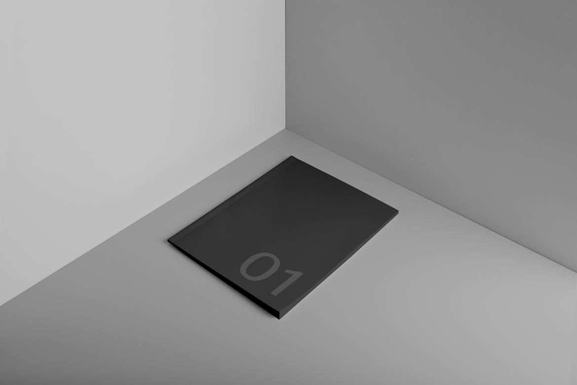 Brochure A4 Cover Mockup Scene 01