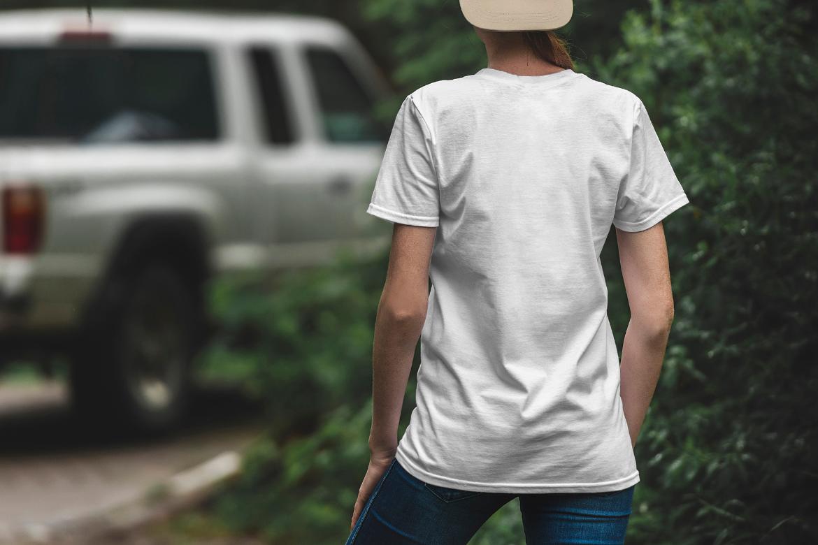 T-Shirt Mockup Female Model Adventure Scene 25
