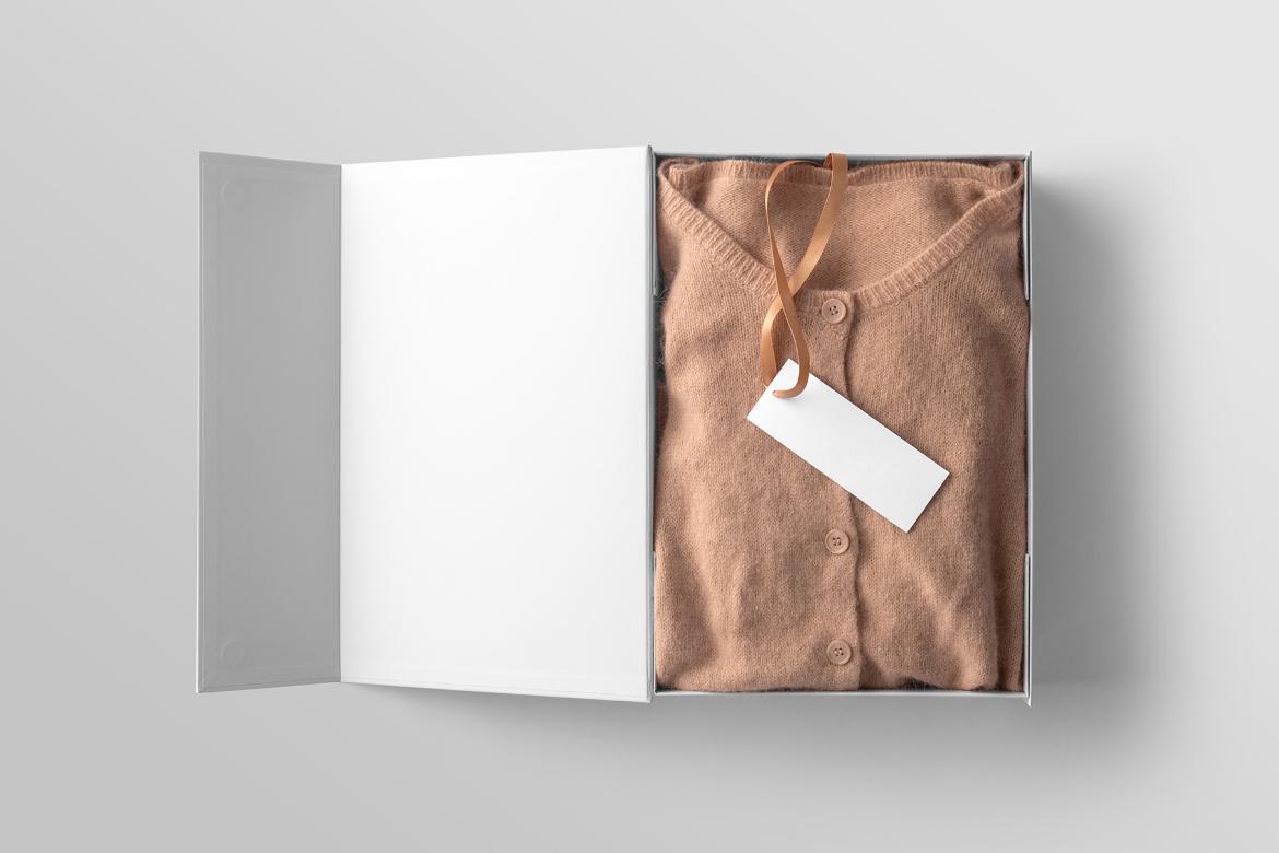 Packaging Apparel Tag Branding Mockup Scene 18