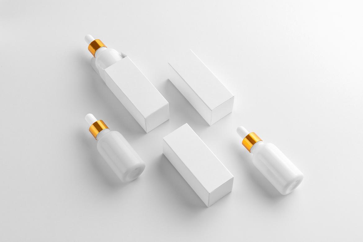 Dropper Bottles Packaging Cosmetics Mockup Scene 12