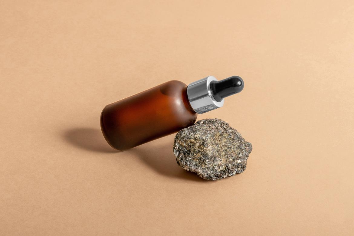Natura Dropper Bottle Cosmetics Mockup Scene 18