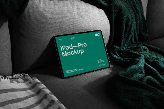 Raw Branding Mockups / Batch 00004