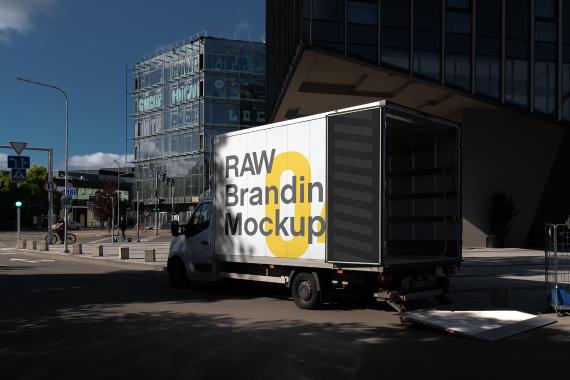 Raw Branding Mockups / Batch 00004