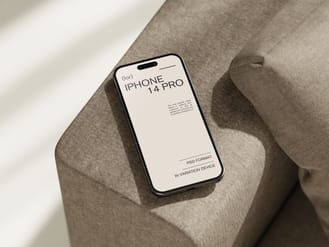 Moena - Iphone Mockup