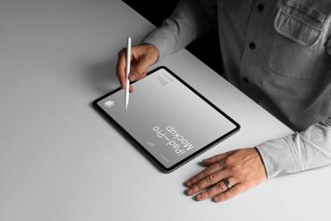 iPad Pro Mockup Scene / Slash Series
