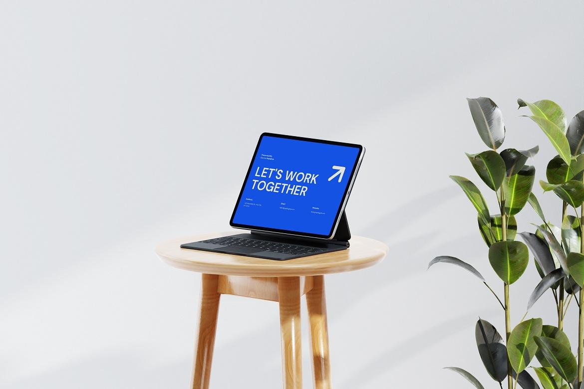 Presentation Tablet Mockup