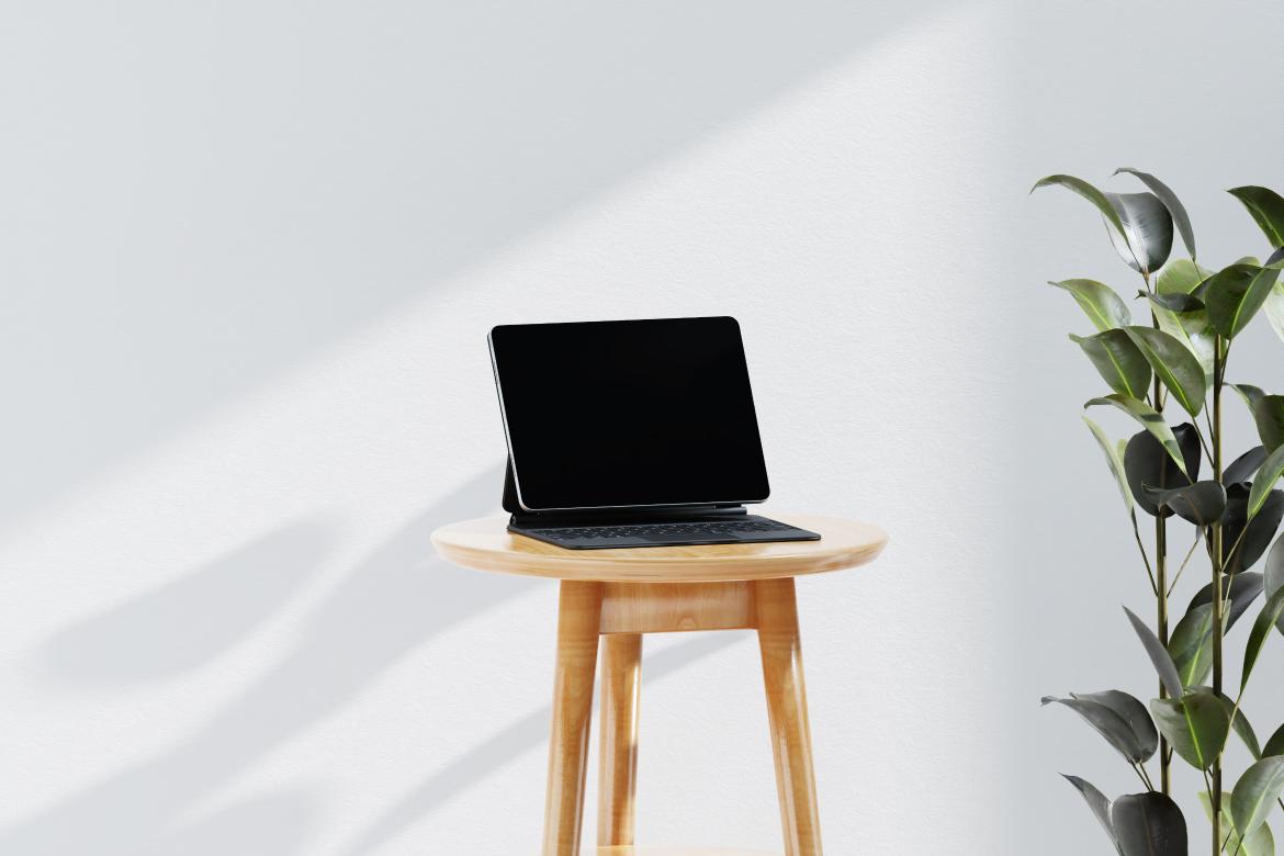 Presentation Tablet Mockup
