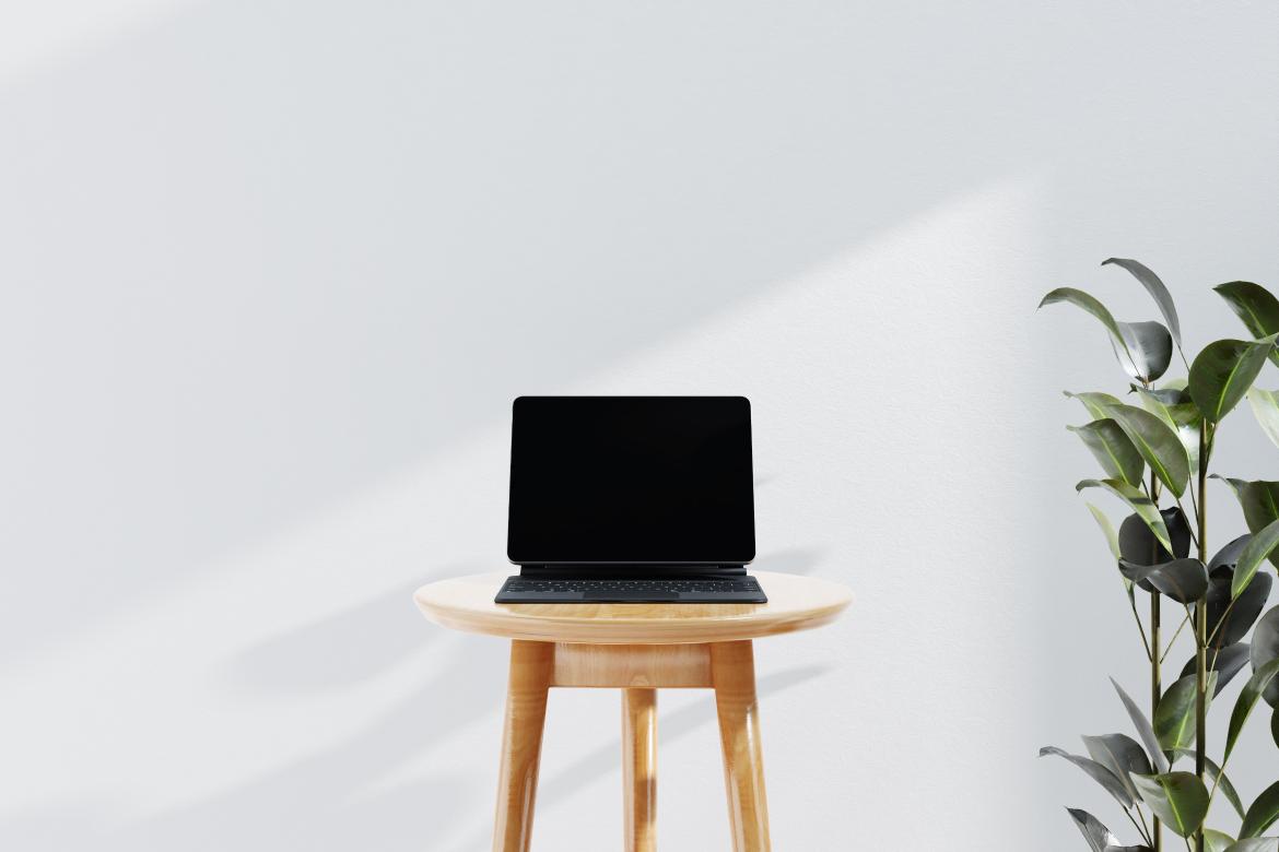 Presentation Tablet Mockup