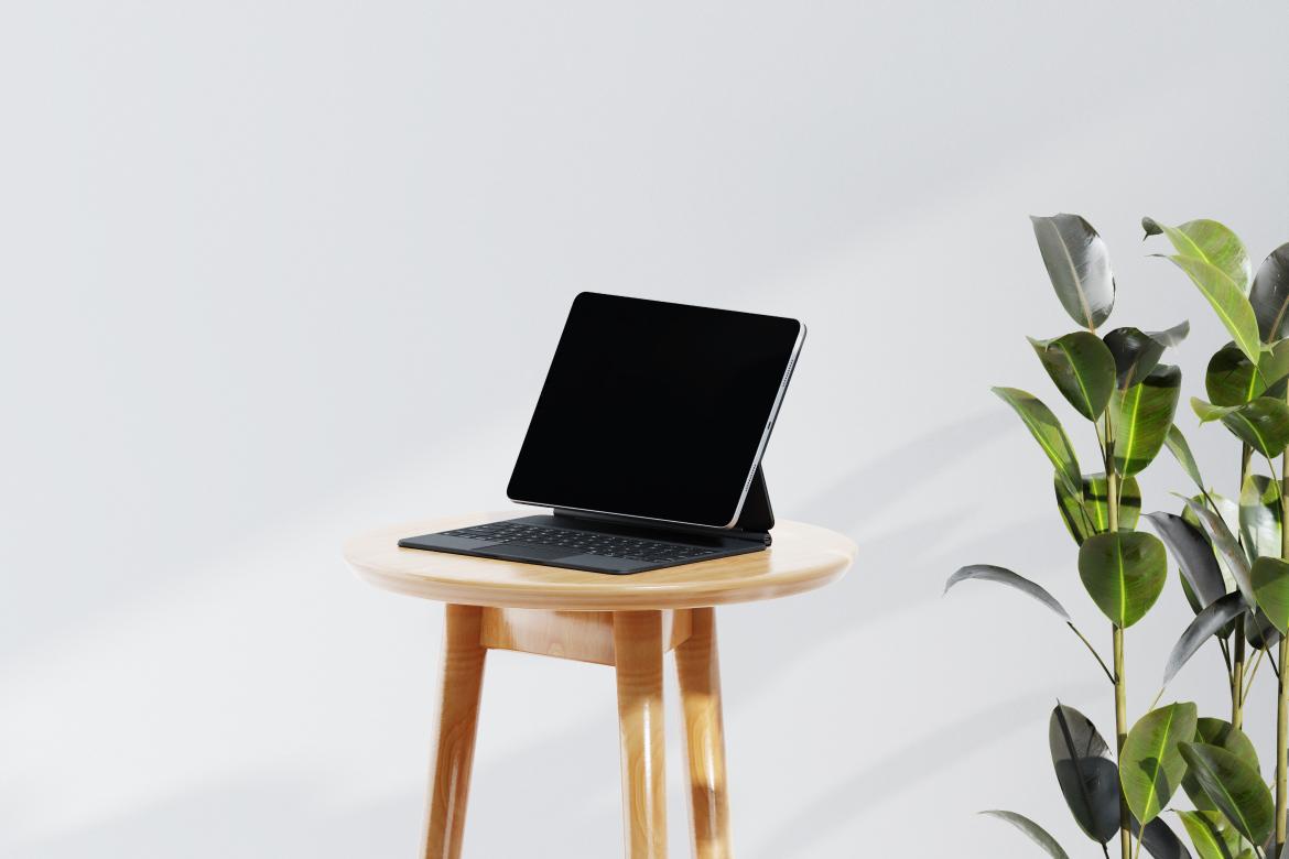 Presentation Tablet Mockup