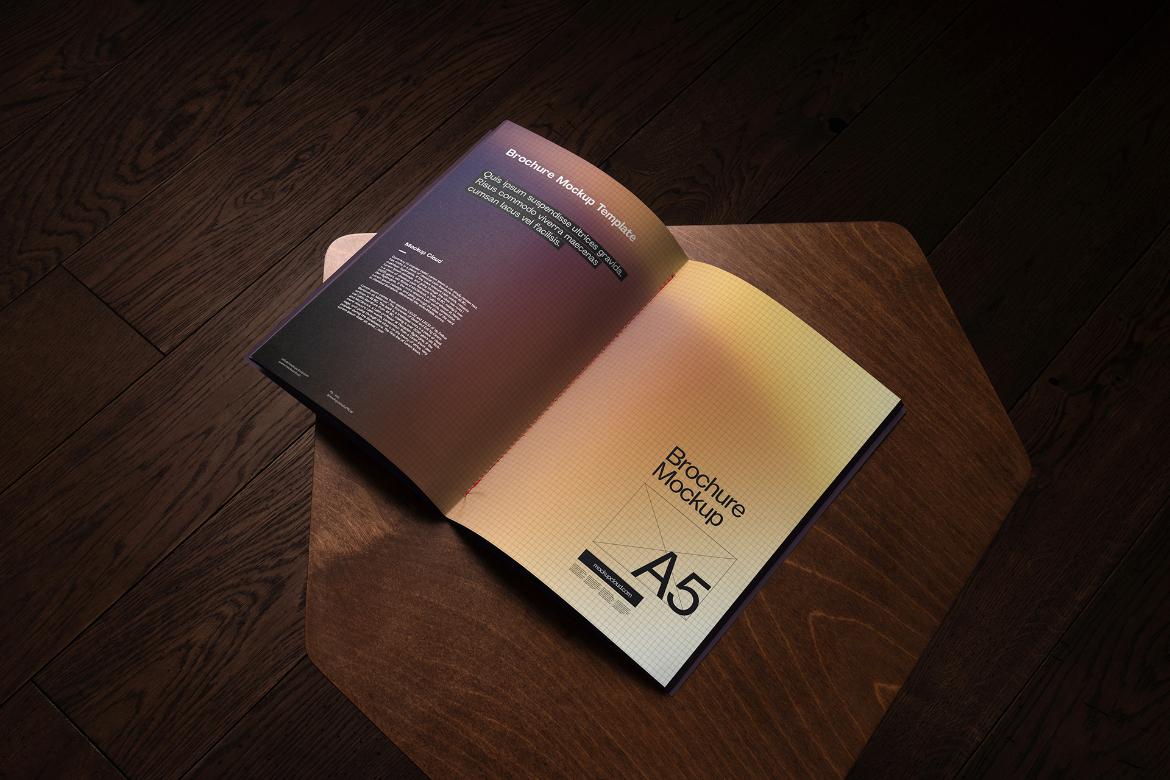 Brochure Mockup / Oak Series 03
