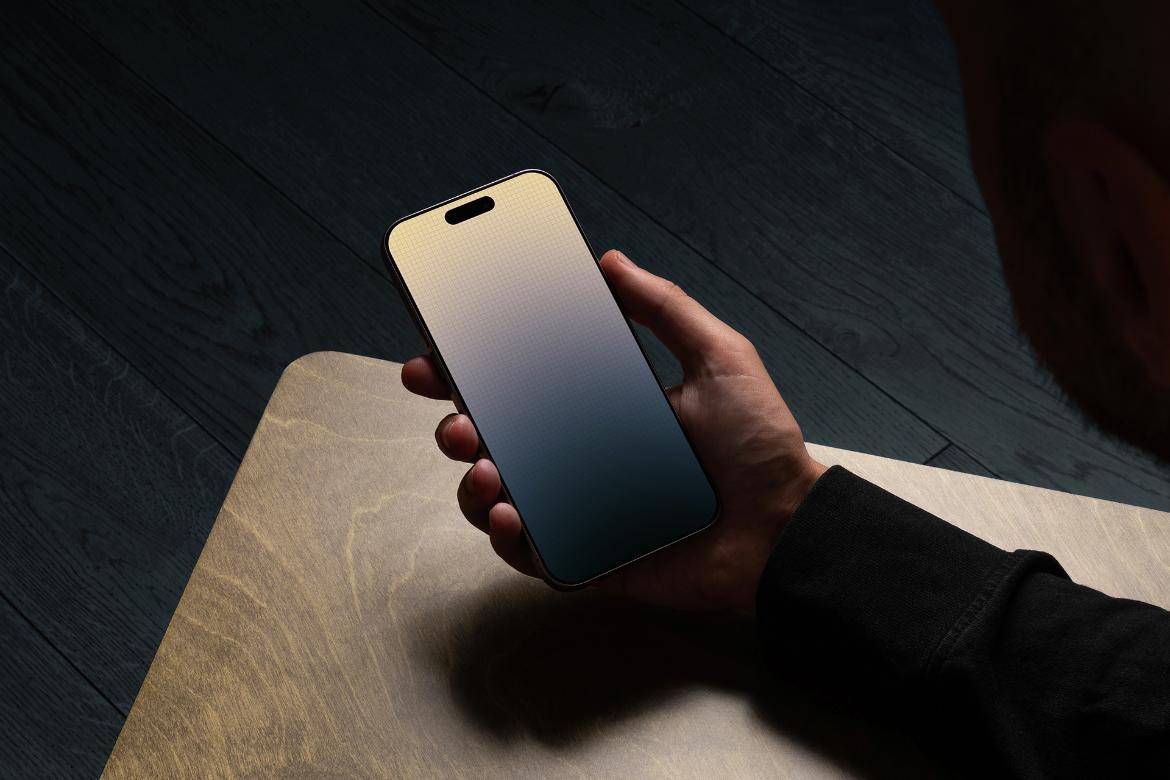 iPhone Pro Mockup / Oak Series 03