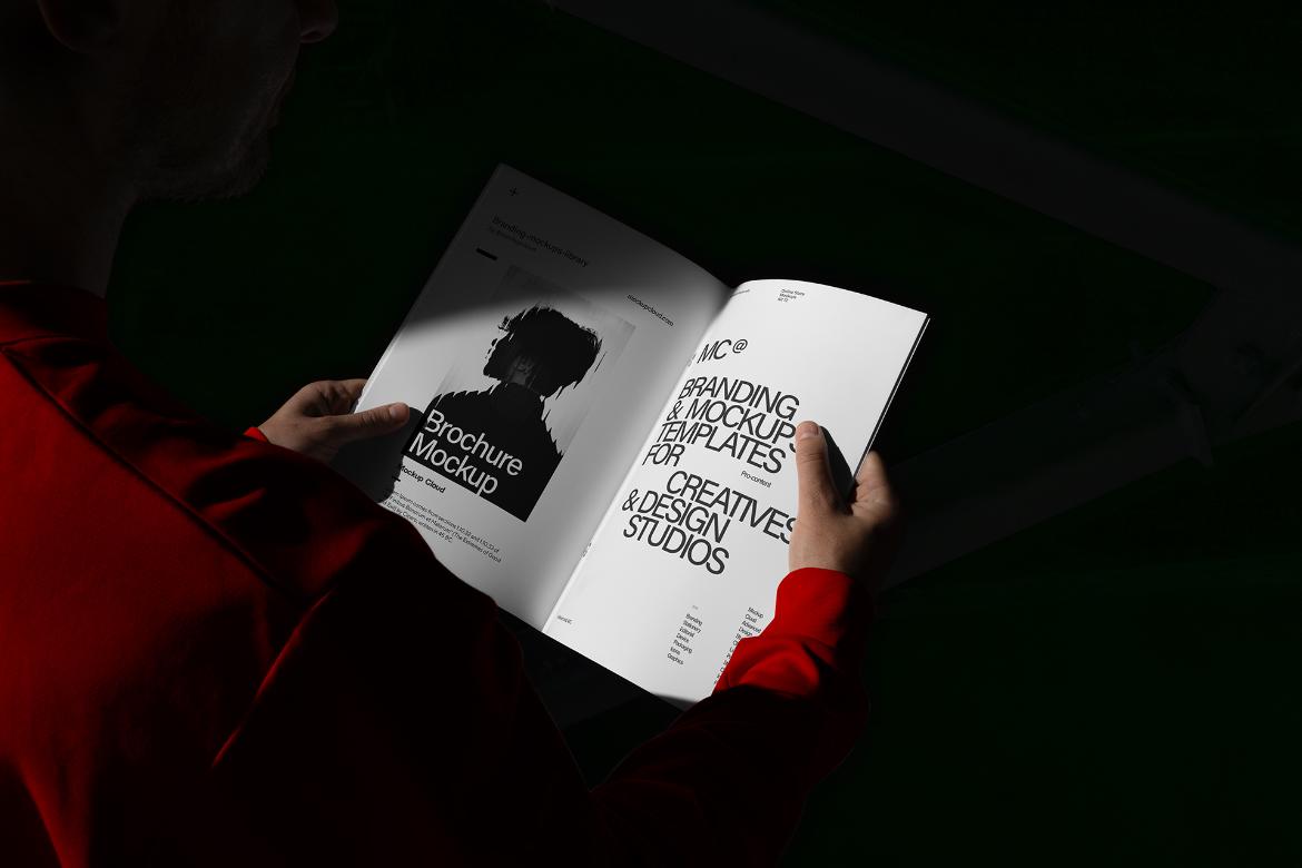 Free Brochure Mockup / RAW Series