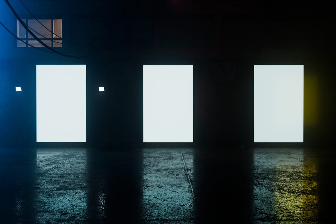  Screen Gallery Mockup Set 