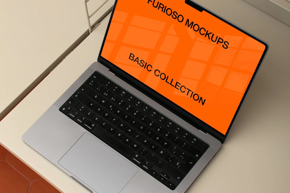 MacBook Mockup 10FM