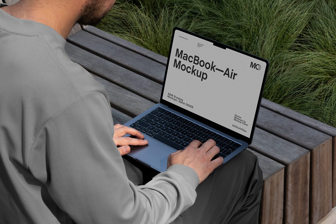Free MacBook Mockup / RAW Series