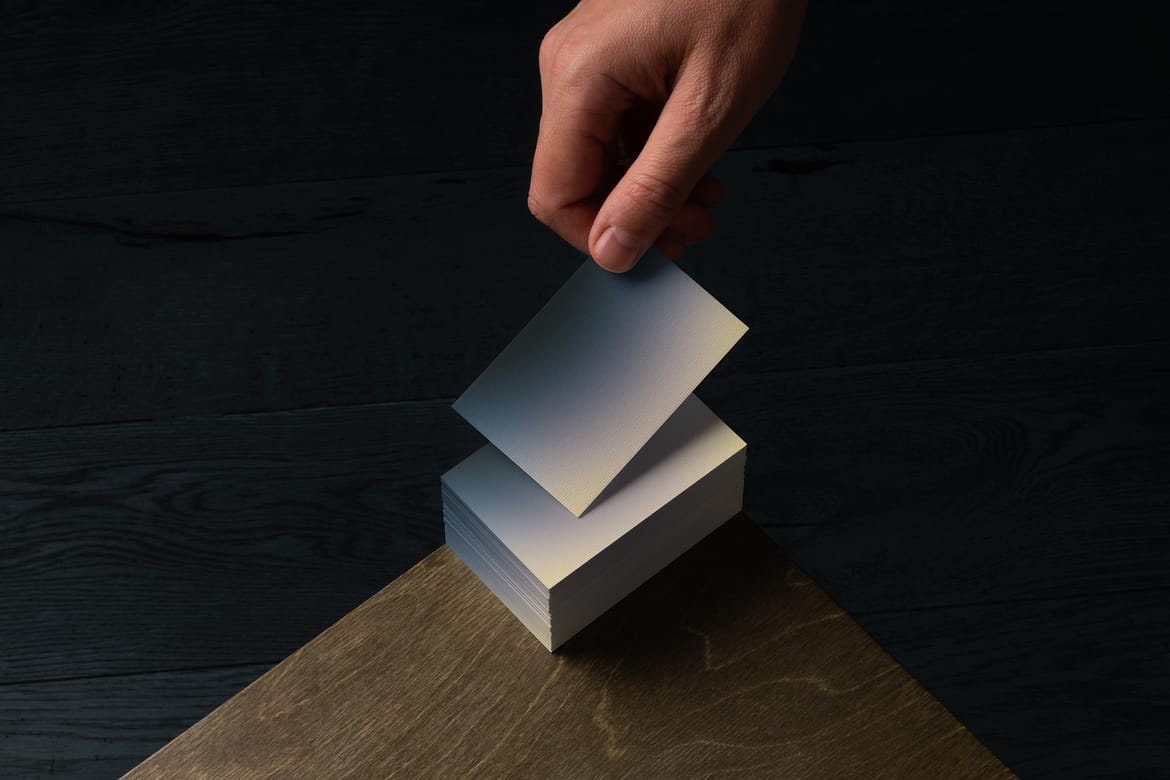 Free Business Cards Mockup / Oak Series