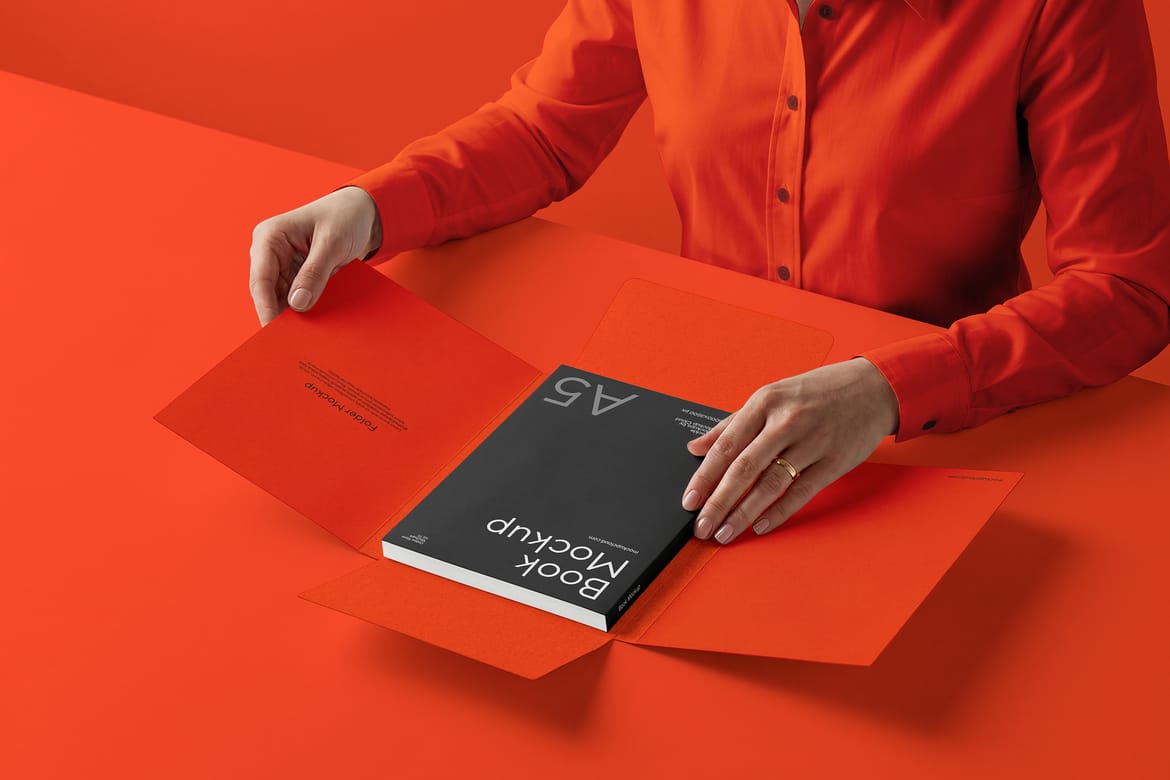 Book Folder Mockup / Deckle Series 01
