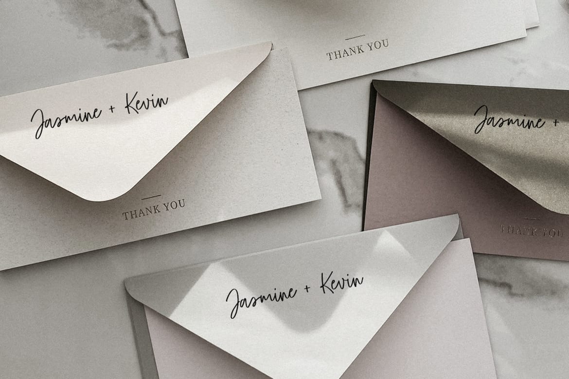 Dellmonte Casual Script Font